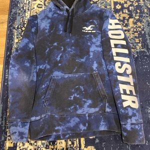 HOLLISTER SWEATER SIZE SMALL